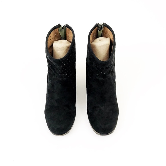 🌿QUPID Black Perforated Suede Ankle Booties- - Picture 3 of 7